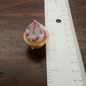 Cupcake Magical Lip Gloss 1.6 gram